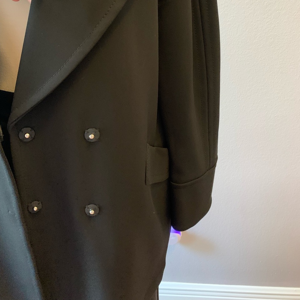 Lightweight And Versatile Car Coat - image 4